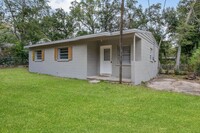 Building Photo - 3021 S Meridian St