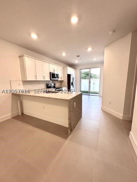 Building Photo - 259 SW 169th Ln