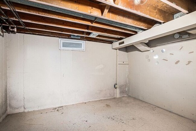 Building Photo - $1495 Charming, remodeled 3-Bed/1-Bath Ran...