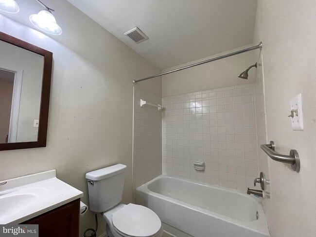 Building Photo - 17929 Milroy Dr