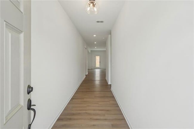 Building Photo - 522 Silverleaf Trl