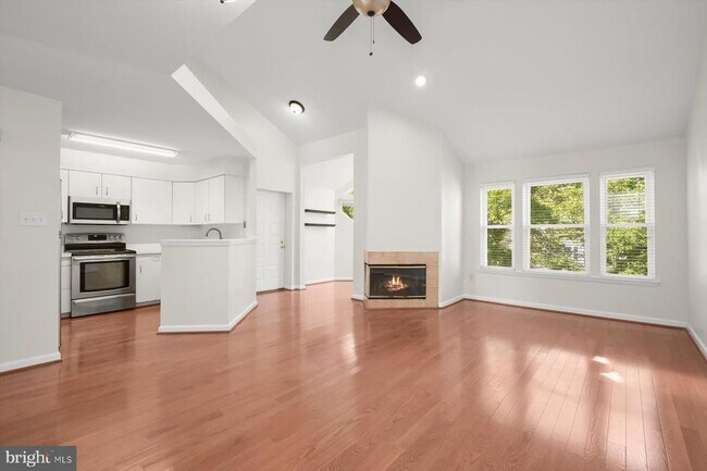 Building Photo - 7758 Mayfair Cir