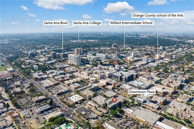 Building Photo - 210 N Spurgeon St