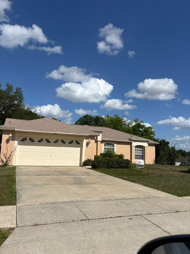 Building Photo - Beautiful Home in the Heart of Clermont – Prime Location!