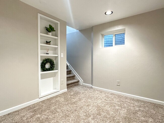 Building Photo - Updated Single-Family Home in Littleton