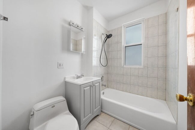 Building Photo - 7250 N Rogers Ave