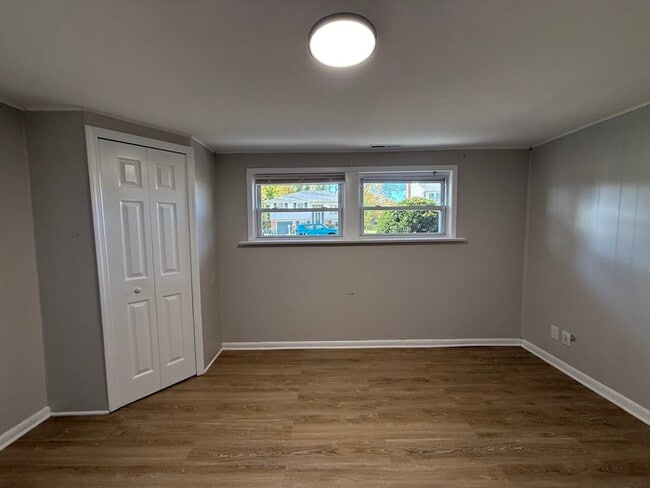 Building Photo - 205 Mardale Dr