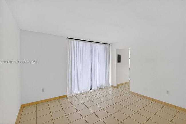 Building Photo - 6061 Collins Ave