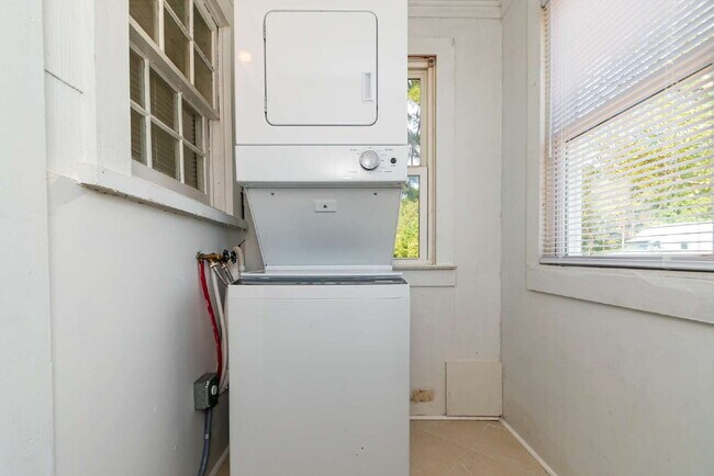 Building Photo - Charming 2-Bedroom Home in Smithfield!