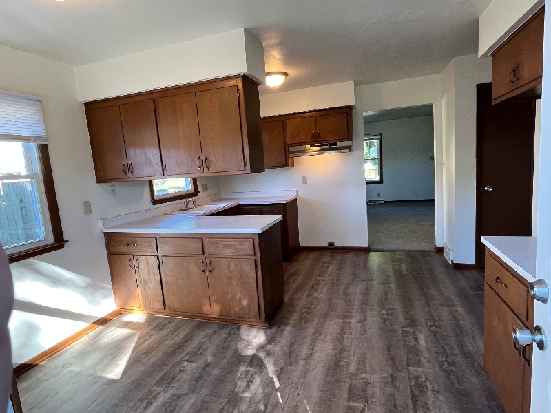 Building Photo - 2 S Grand Ave