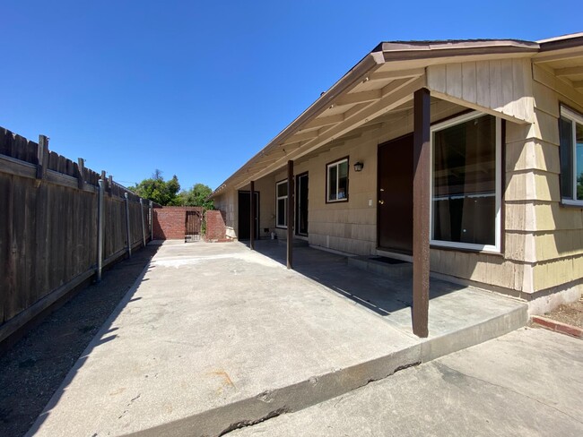 Building Photo - 4734 E Princeton Ave