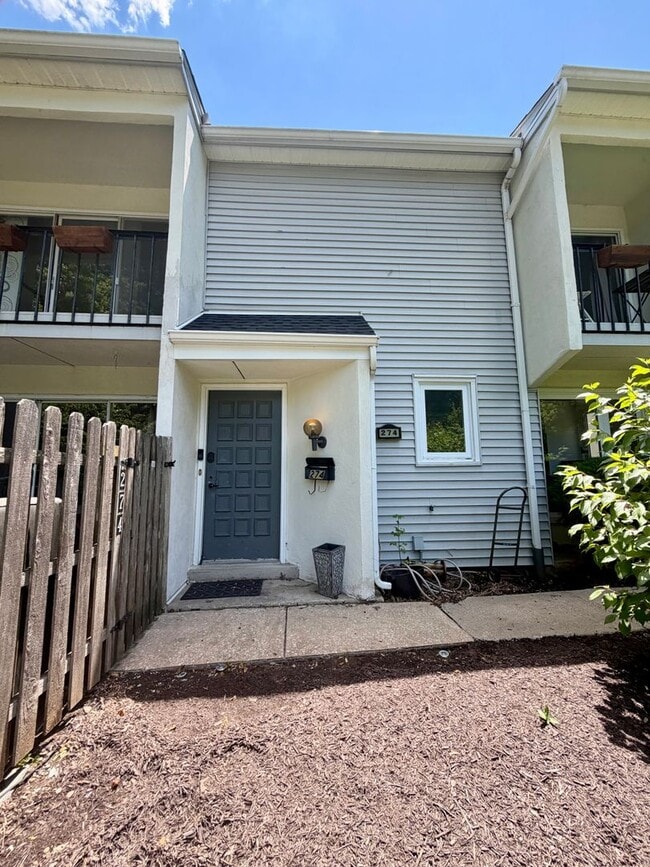 Building Photo - Stunning 2-Bedroom in Newtown Square! Available NOW!