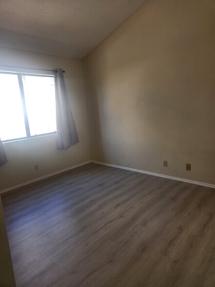 Building Photo - 1208 Roswell Ave