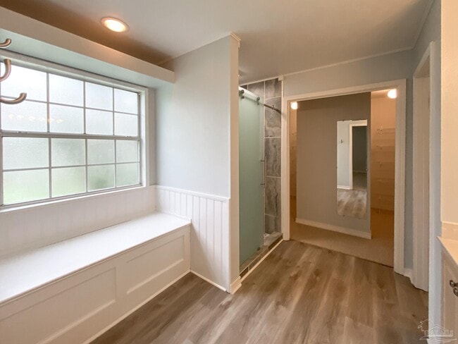 Building Photo - 9678 Westgate Cir