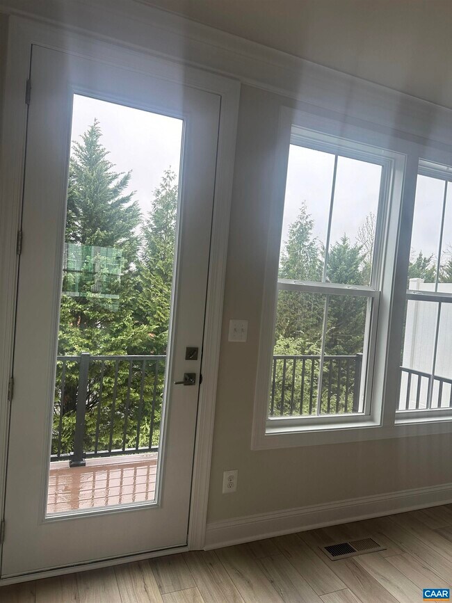 Building Photo - 2024 Calico Ct