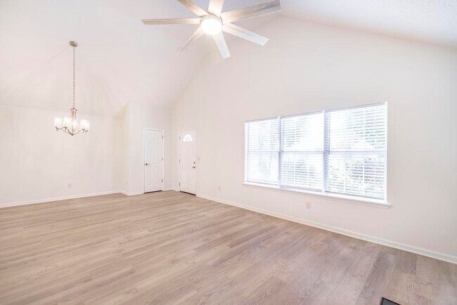 Building Photo - 103 Country Cove
