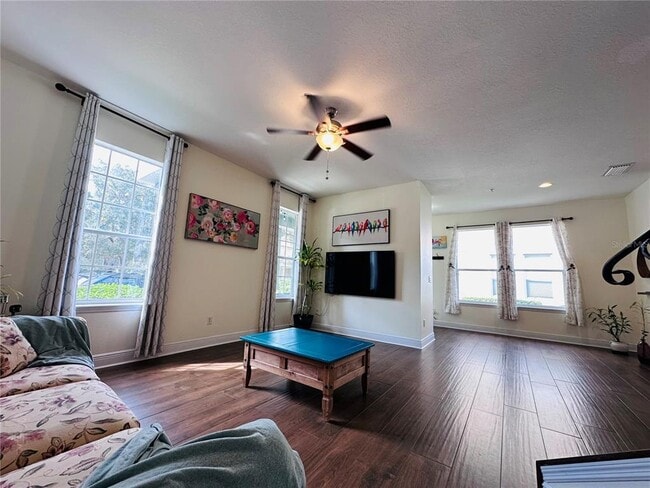 Building Photo - 10801 Spider Lily Dr