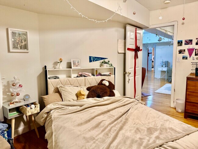 Building Photo - 1122 Commonwealth Ave