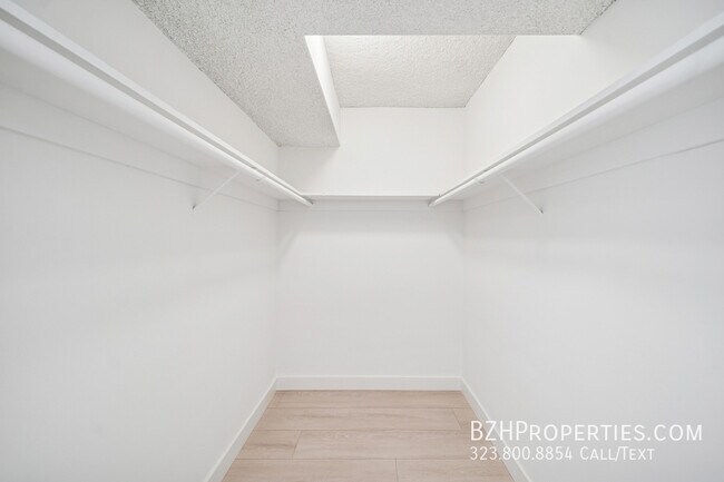 Building Photo - 131 Orlando Ave