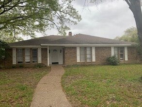 Building Photo - 3605 Lynbrook Dr