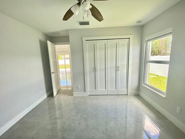 Building Photo - 5807 Raintree Trail