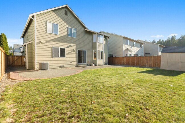 Building Photo - Beautiful 4 bedroom 2.5 bath in Maple Valley