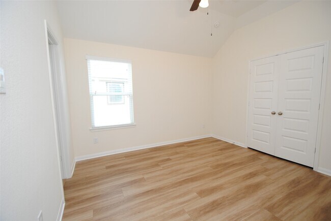 Building Photo - 26806 Skylark Blf Trl