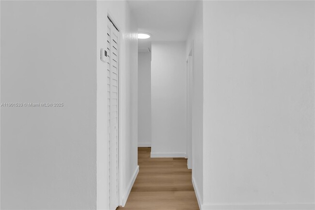 Building Photo - 4900 SW 106th Ave