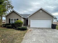 Building Photo - Loudon 3-bedroom 2-bathroom home with open layout on corner lot available 11/15