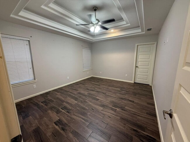 Building Photo - 1321 W Combes Ave
