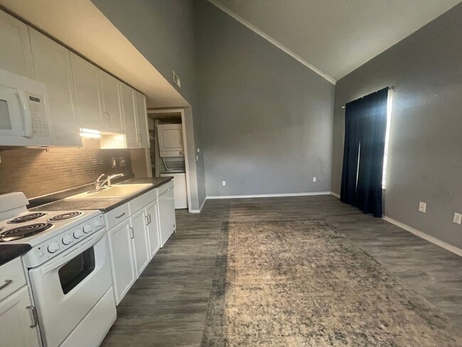 Primary Photo - 2 Bedroom 2 Bath loft Apartment in Branson MO