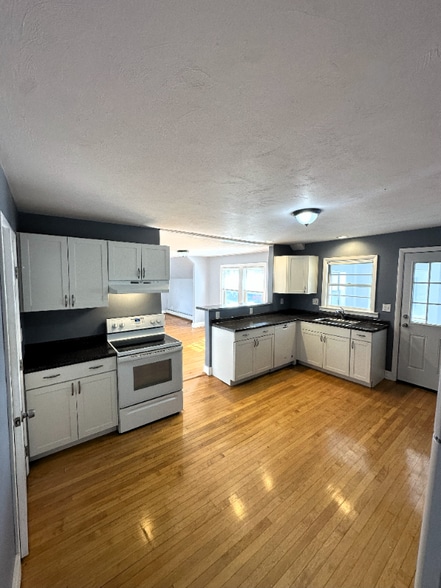 Building Photo - 23 Airlie St