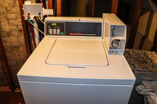 Building Photo - 36 Lancaster St