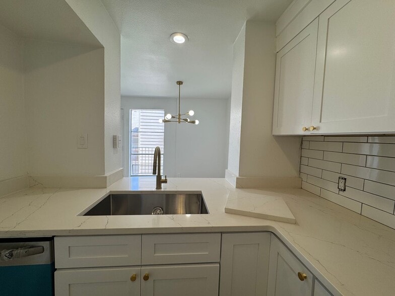 Building Photo - 5510 Boca Raton Blvd