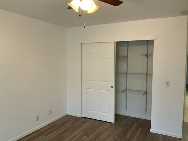 Building Photo - Chico 3 bed 2 bath home for rent, convenient location, neighborhood setting Garage, back yard