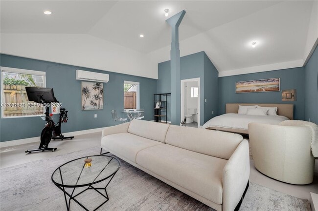 Building Photo - 320 NE 88th St