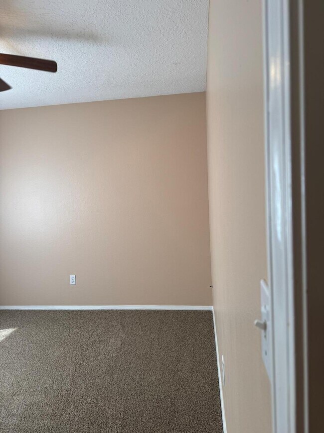 Building Photo - 256 Glenridge Park Ln NE