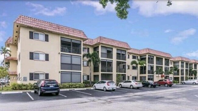 Building Photo - 259 S Cypress Rd