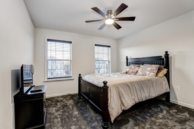 Building Photo - 9307 Drumman Dr