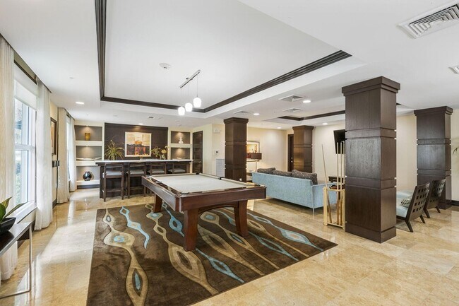 Building Photo - 2401 NE 65th St