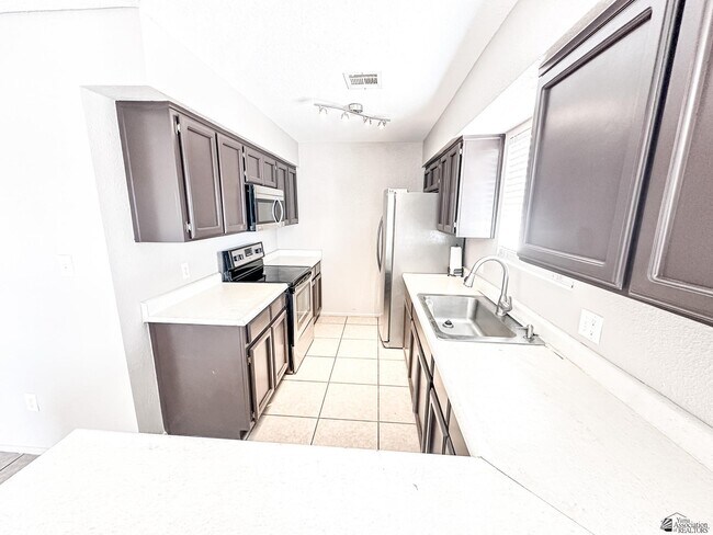 Building Photo - 3845 S Cactus Wren Way