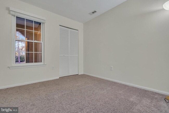 Building Photo - 41 Summit Ct