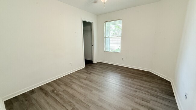 Building Photo - 15251 Tyler Mill Dr