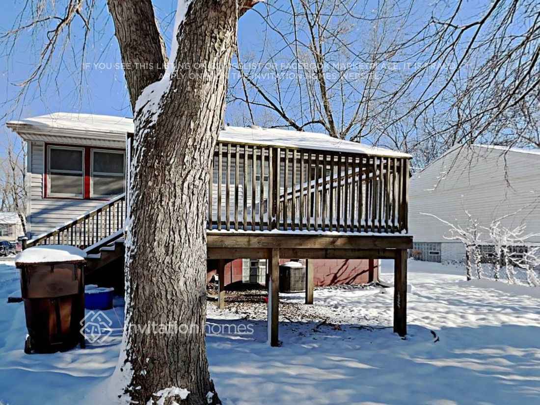 Building Photo - 108 S Spruce Ln