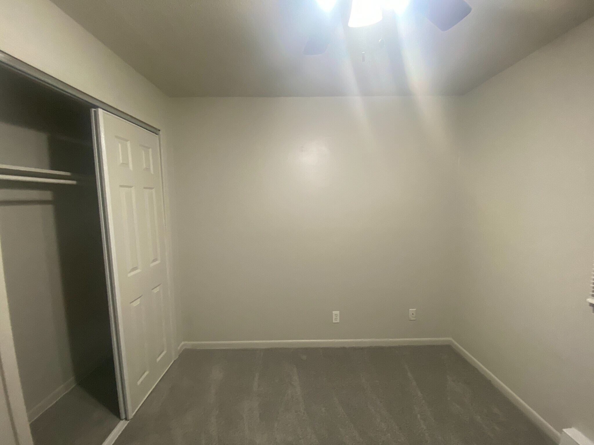 Building Photo - Room in Condo on Alamance Church Rd