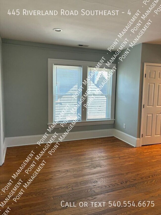Building Photo - 445 Riverland Rd SE