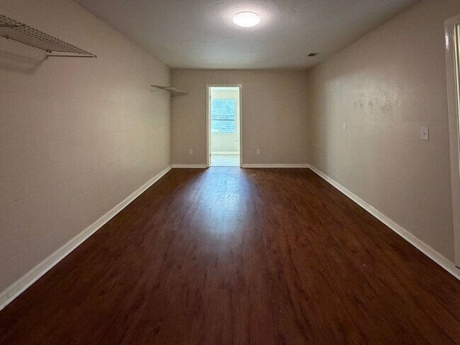 Building Photo - Move-in Ready Recently Updated 4BR/2BA House in Alachua! *Approved Application*