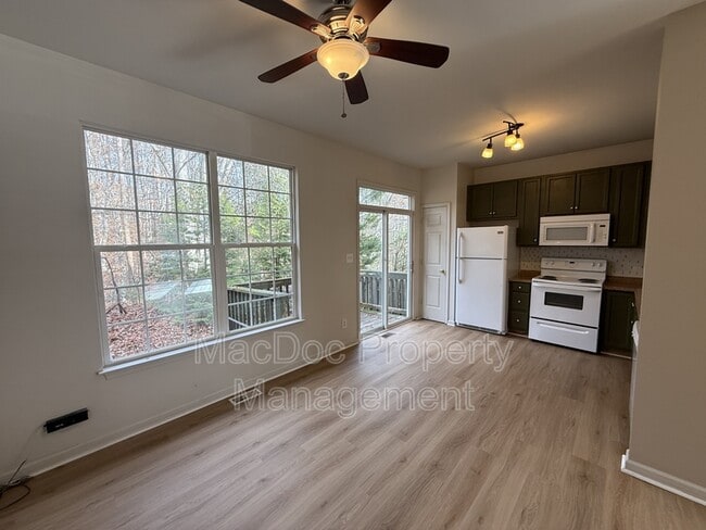 Building Photo - 4249 Normandy Ct