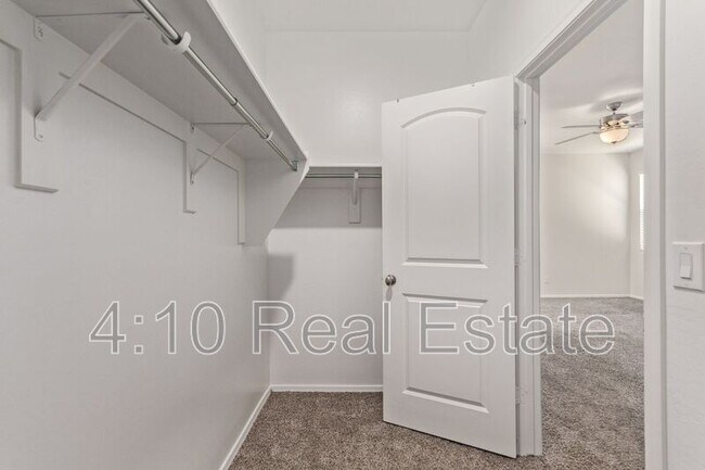 Building Photo - 2403 E Alida Trail