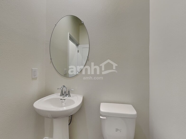 Building Photo - 2506 Sunrise Ct